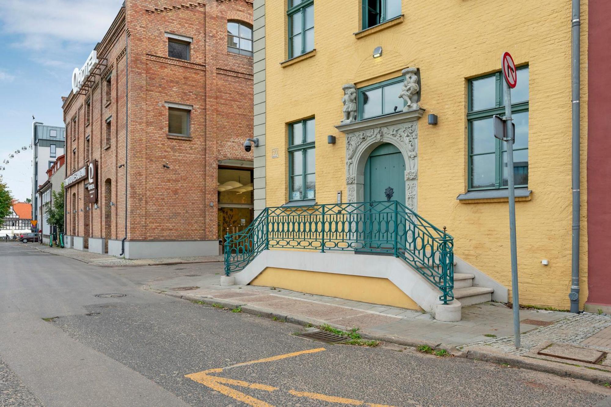 Historical Townhouse By Blue Mandarin Apartment Gdansk Exterior photo